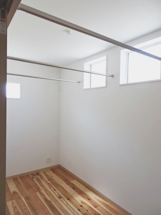 �ʐ^�F�u25-02�l�@�v�����h���[�X�y�[�X